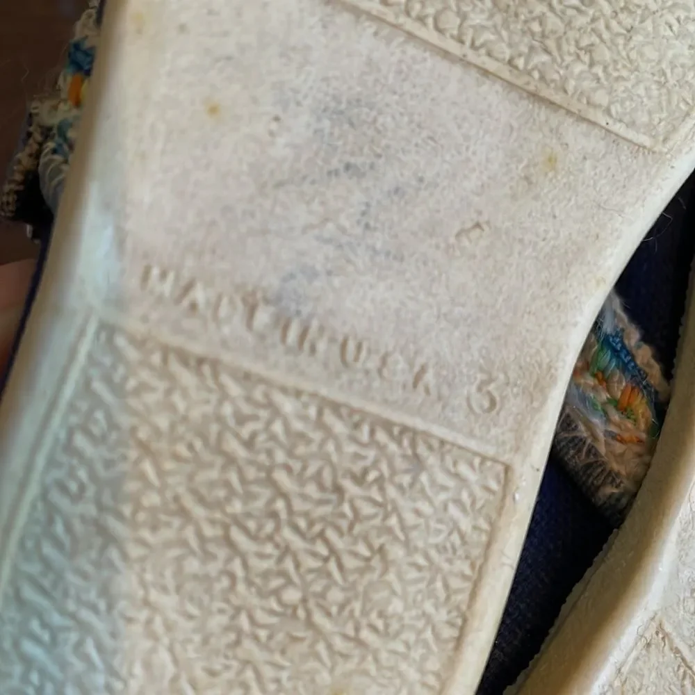 Vtg baby/toddler girl blue canvas Mary Jane style shoes with braided ribbon‎